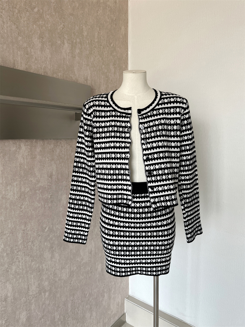 Early Autumn Contrast Stripe Knit Cardigan Long Sleeve Two Piece Set High Waist Bodycon Mini Skirt - Image 2