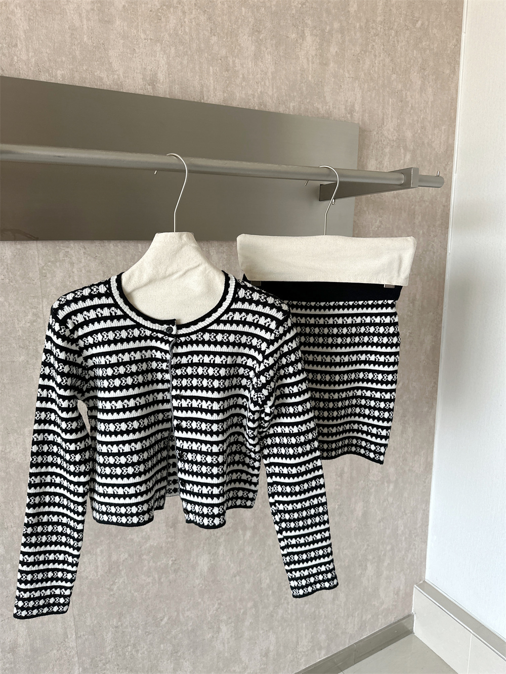 Early Autumn Contrast Stripe Knit Cardigan Long Sleeve Two Piece Set High Waist Bodycon Mini Skirt - Image 3